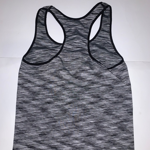 Two athletic tank tops - Picture 2 of 4